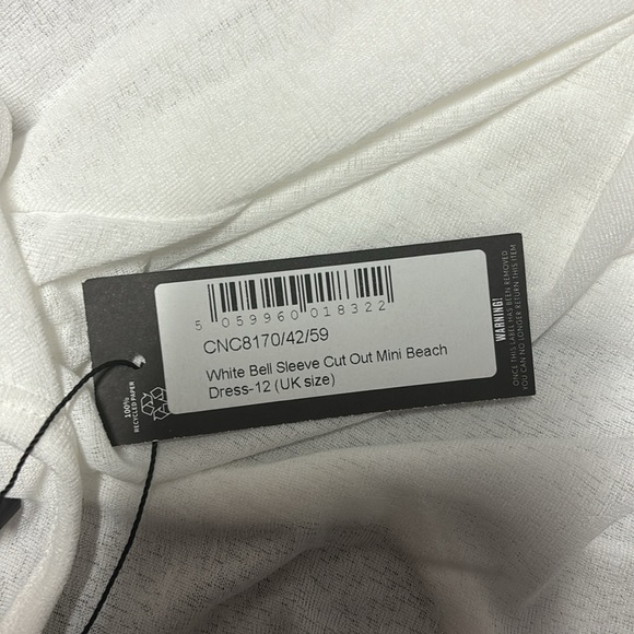 PrettyLittleThing White Bell Sleeve Cut Out Mini Beach Dress Size 8 - Picture 3 of 5